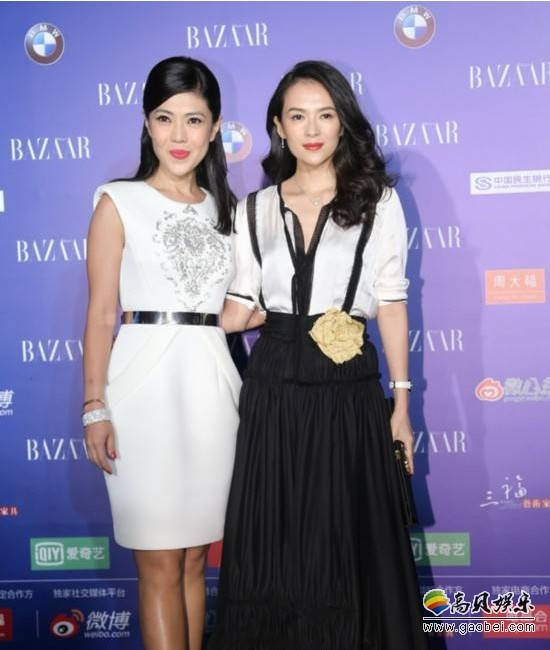 苏芒＆章子怡出席“双宋”婚礼合影：两人气质优雅