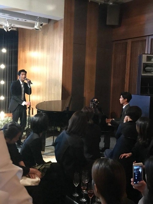 宋仲基宋慧乔婚礼晚宴中  朴炯植登场献唱玉珠铉也加入进去