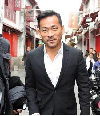 周焯华曾和日本名模：松冈李那，传出绯闻