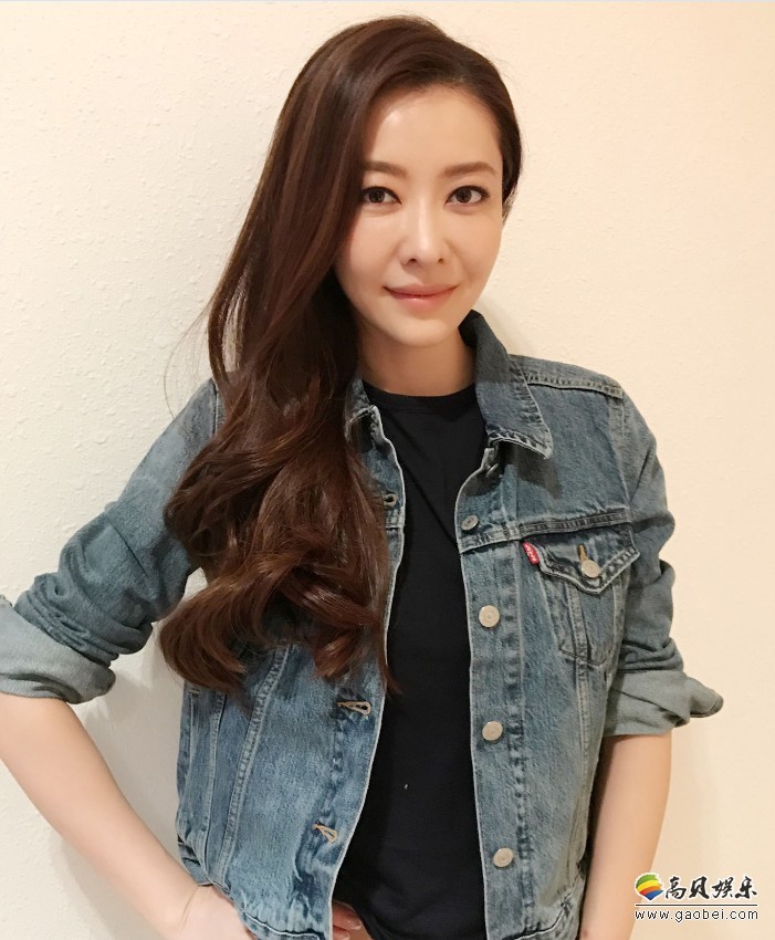 熊黛林被曝怀孕三月：小腹微隆，独自现身书店