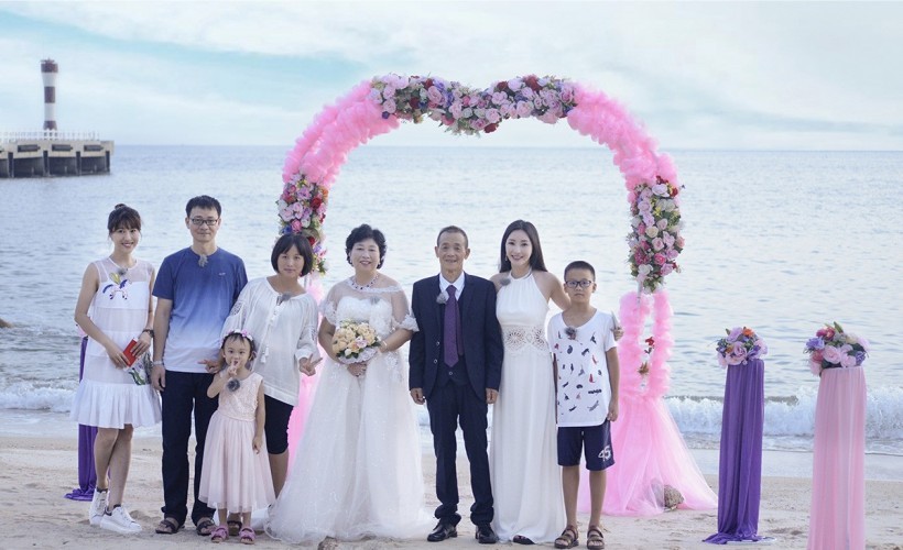 《但愿人长久》：柳岩为父母准备“惊喜婚礼”