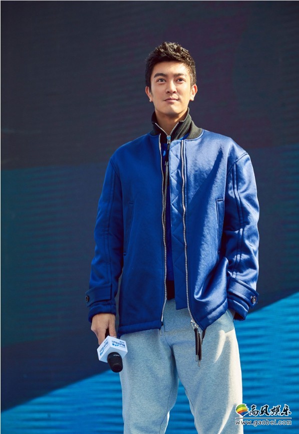 杜江出席某活动：运动潮款风格，时尚酷帅有型
