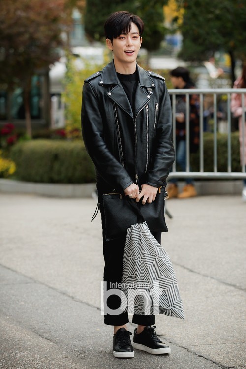 东玄杨智媛Serri佑熙等晋级参赛者参加首轮任务舞台录制