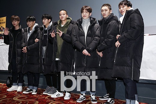 BTOB出席某品牌粉丝签名会活动   微笑致意帅气满分