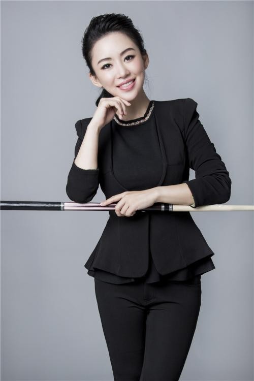 潘晓婷亮相S7鸟巢总决赛，回眸一笑很迷人