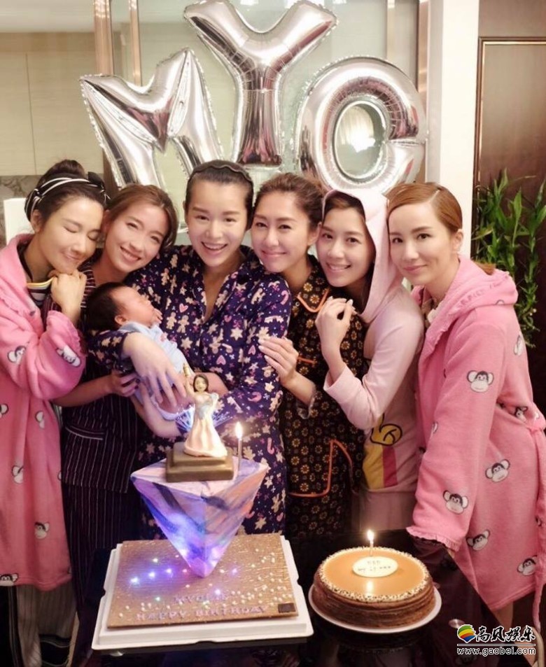 胡杏儿庆生：举办“睡衣主题”生日派对