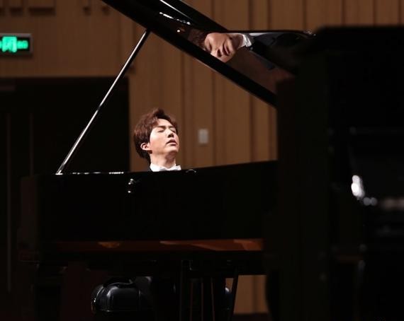 李云迪长沙音乐会圆满结束，加演回馈观众热情