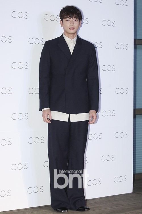 郑珍云、河锡辰、宋海娜等出席艺术中心举行的品牌活动