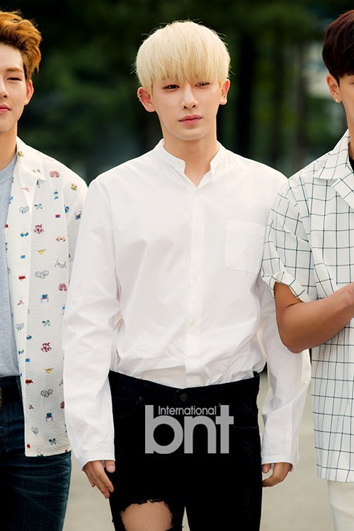 元虎因健康问题确定缺席7日下午举行的新专辑回归SHOW CASE