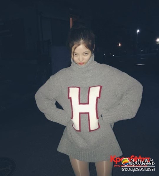 演员金裕贞INS公开近照   搞怪逗趣吸引了大家的关注