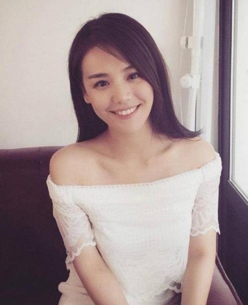 马思纯剧照网上引起热议：眼波流转，古典妩媚动人