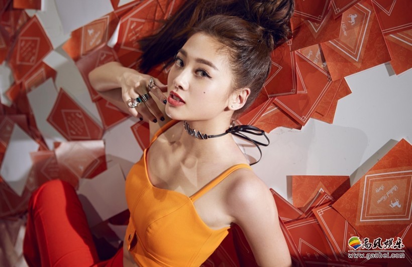 鬼鬼《Knock Knock Knock》MV上线：造型很前卫