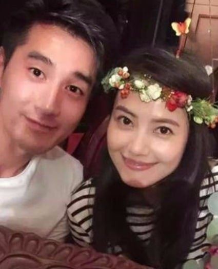 高圆圆与老公外出穿着土气邋遢：女神婚后仙气耗尽