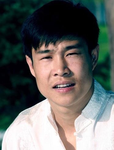 小沈阳晒16岁证件照：基因强大女儿长得太像