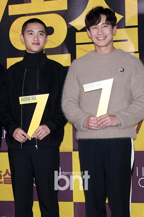 电影《七号室》某影院举行VIP试映会    申河均、高俊熙到场