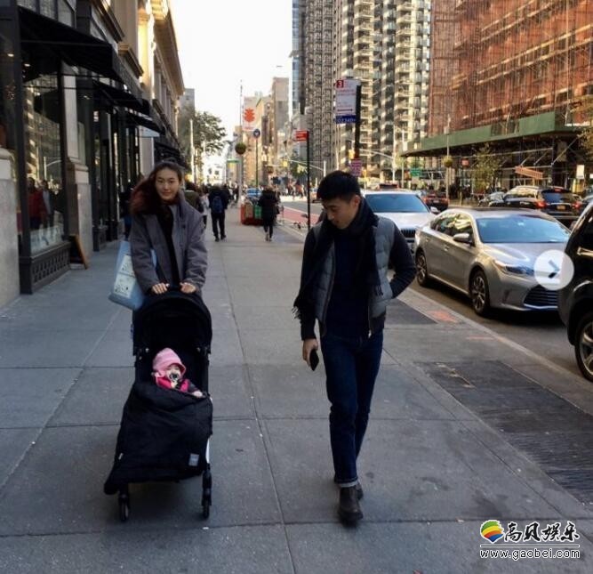 秦舒培晒女儿Alaia照片：眼睛水灵，十分可爱