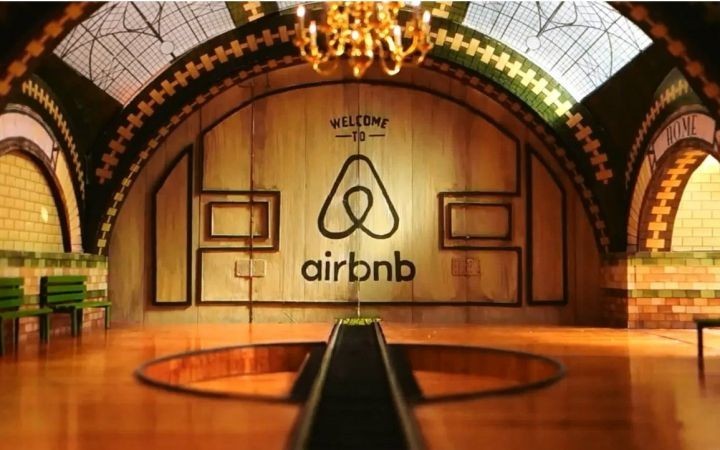 Airbnb民宅再曝偷窥事件：摄像头藏在烟雾探测器上