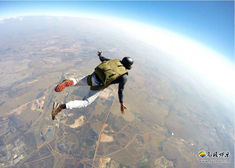 每年50多万人：体验从4000米高空，自由降落的感觉