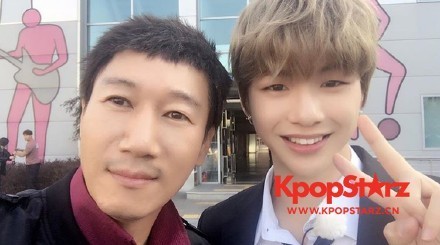 《Running Man》池锡辰公开与姜丹尼尔合照  自嘲是流氓与王子