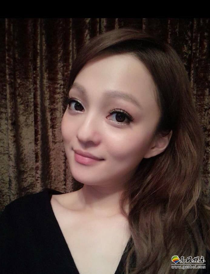 张韶涵晒出自拍照：不见黑眼圈不显疲惫，气色极好