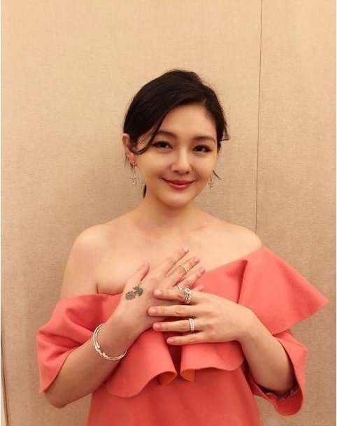 大S分享近照：老公汪小菲“秒转发”狠夸老婆美貌