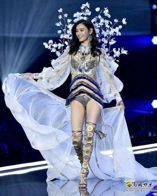 谢娜晒照心疼奚梦瑶：照片中奚梦瑶在医院做理疗