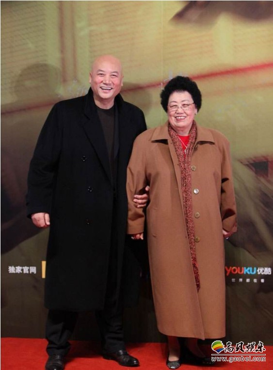 迟重瑞与陈丽华出席活动：王思聪父亲王健林敬酒