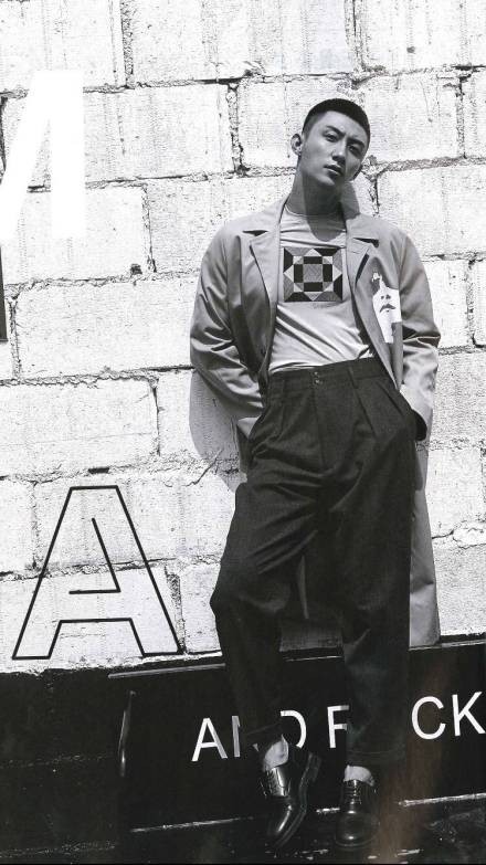 黄景瑜《时尚先生》大片：短发寸头，眼神很坚定