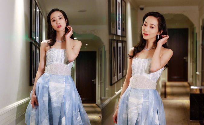 韩雪分享美照：精致编发＆性感红唇，优雅又迷人