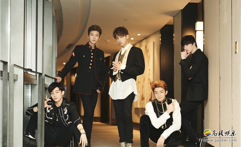 CORE ONE男团受邀出席活动：拍摄全新时尚写真