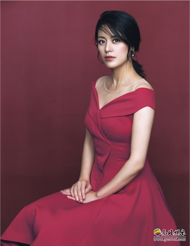 王力可优雅时尚大片：不同风格服装，精准的演绎