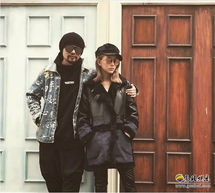 昆凌晒出与周杰伦合照：夫妇二人戴着墨镜超级酷