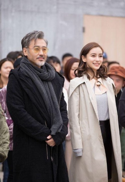 网友偶遇Angelababy＆吴秀波：在上海拍摄新剧