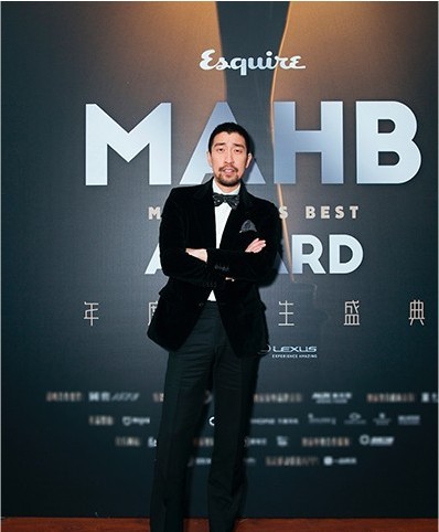 王千源出席时尚活动：简洁而优雅，不失绅士风度