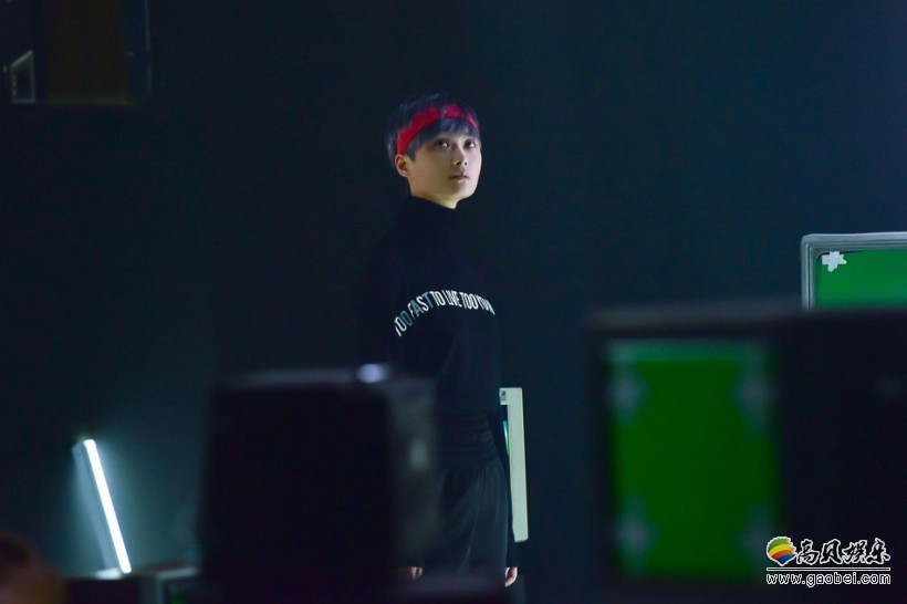 李宇春《Privacy》MV发布：画面紧扣歌词主题“隐私”