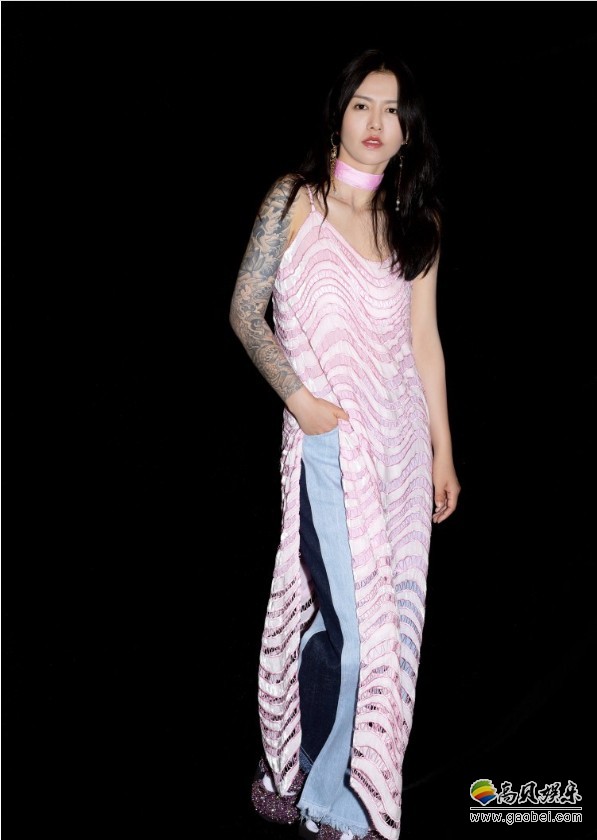 台湾电影金马奖红毯：谭维维惊艳出镜，谋杀菲林无数