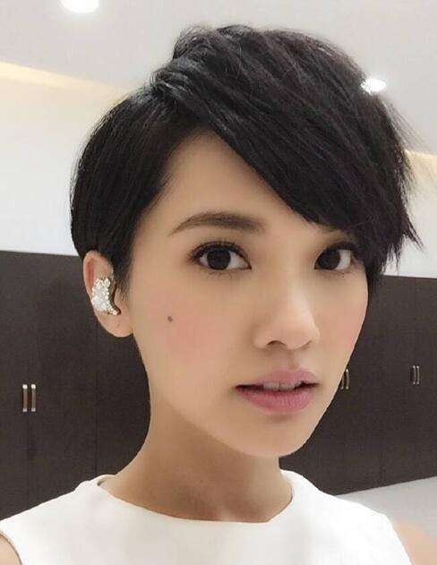 杨丞琳“脸书”开直播：兑现歌迷承诺，演唱多首歌曲