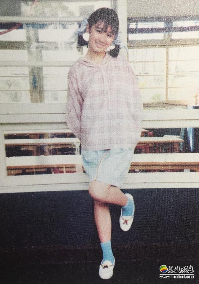 贾静雯自传式新书：《贾如幸福慢点来》晒出罕见童年照