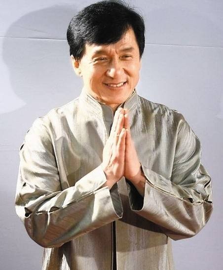 成龙为虐童事件发声：“愿所有孩子都生活在安全的环境”