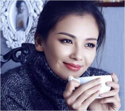 刘涛拍摄广告现场照曝光：吐漱口水都要让助理用手接着