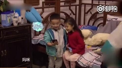 Jasper向应采儿介绍小泡芙！网友：就像介绍自己女朋友