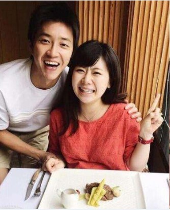 江宏杰脸书晒照：表示是为了替女儿“小小爱”报户口