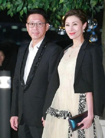 港媒报道：许晋亨＆李嘉欣结婚9周年，同游日本看枫叶