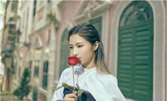 潘辰主打歌《敢来就敢爱》MV首播:攻气十足魅力来袭 潘辰主打歌《敢来就敢爱》MV首播:攻气十足魅力来袭