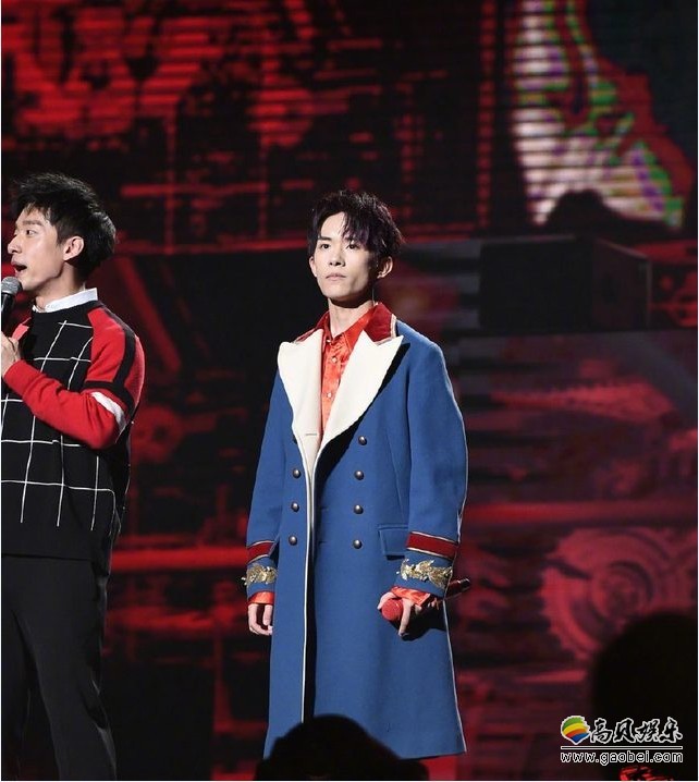 易烊千玺17岁生日会：圈内众多好友，纷纷送上VCR祝福