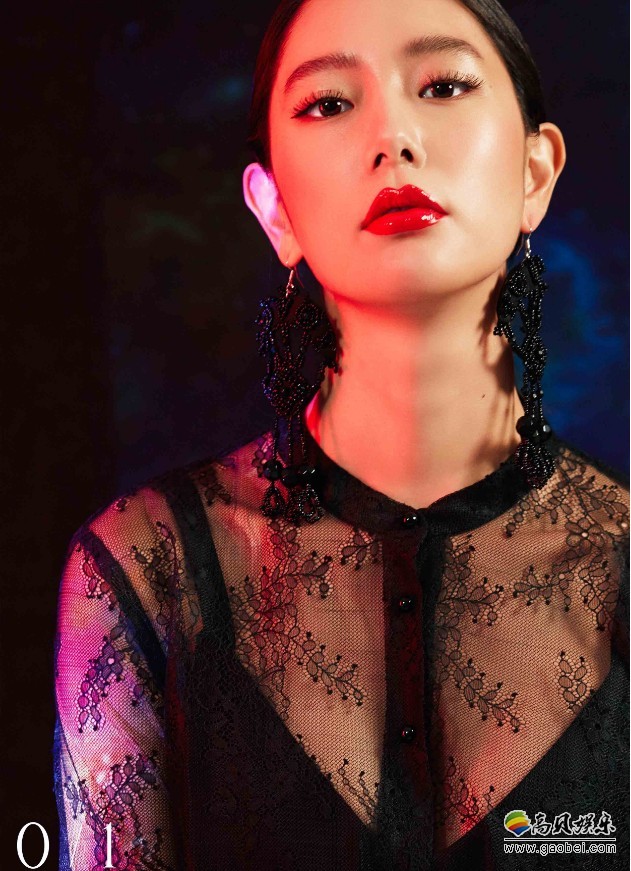 Clara克拉拉梦幻大片：艳丽红唇，妩媚的造型，眼神犀利