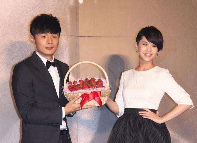 杨丞琳发文透露：李荣浩以前“死都不肯说”经历故事