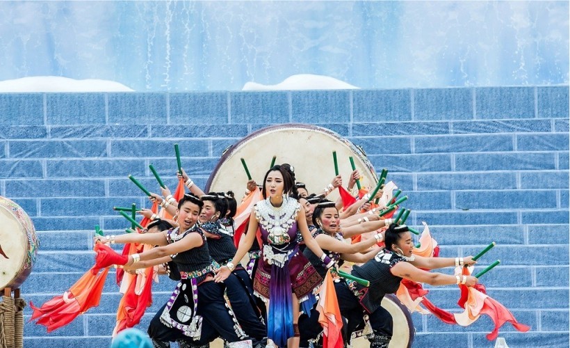 阿朵隐退娱乐圈“归田隐居”模式：探索“新.民族艺术”