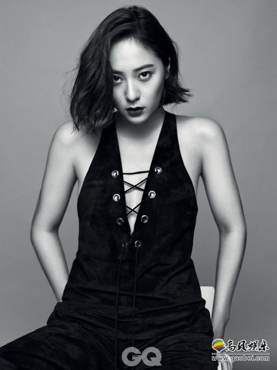 时尚杂志《GQ》公开郑秀晶拍摄的最新写真  并评其为年度女性