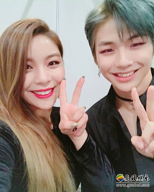 Ailee公开一张与姜丹尼尔的合影   一展前后辈之间的情谊